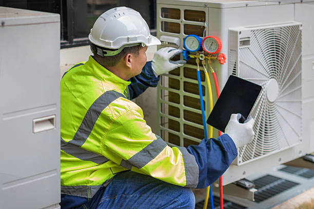 Professional Emergency Hvac Repair technician working in Hainesport, NJ